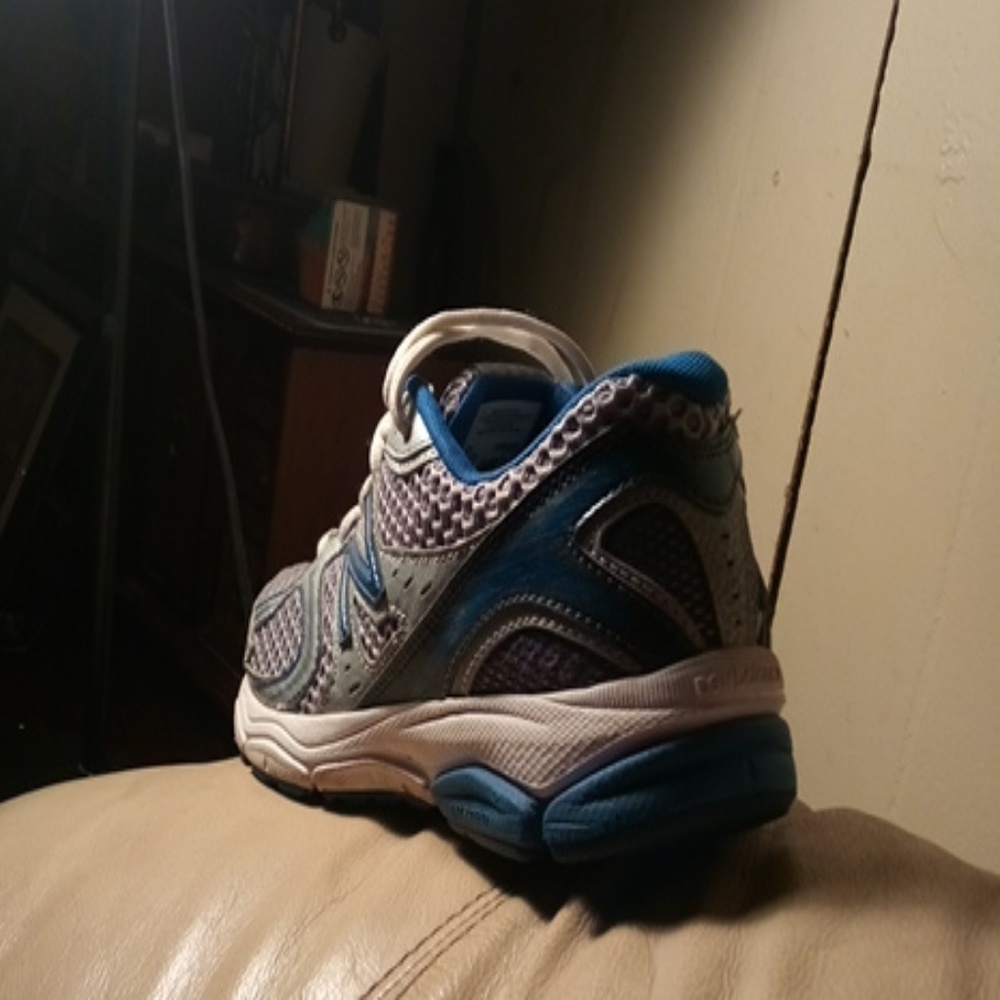 Shoes - Picture 3 of 4